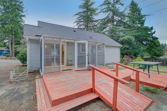Building Photo - 2bd/1.5ba Redmond Home