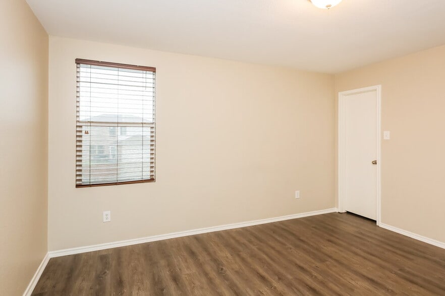 Building Photo - 3032 Picket Fence Dr