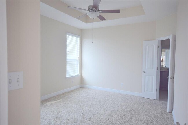 Building Photo - 420 Blue Waterleaf Ln