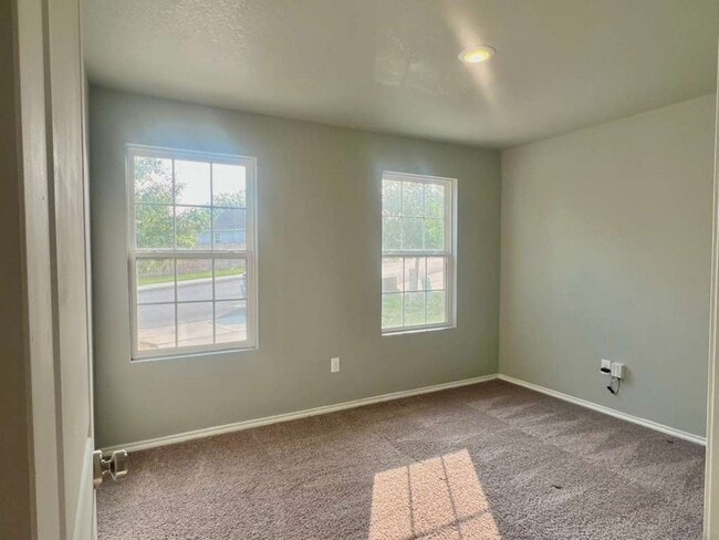 Building Photo - Charming 3-Bed Retreat with Open Living & Private Primary Suite in San Antonio