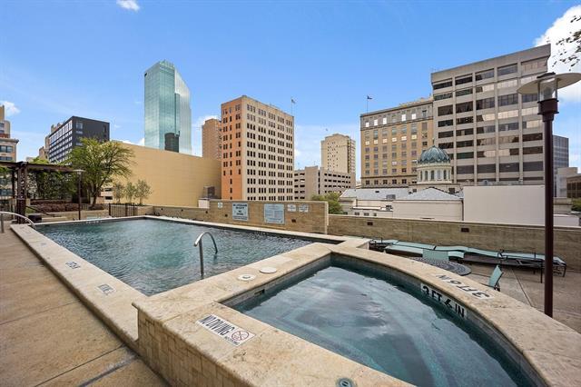 Building Photo - 500 Throckmorton St