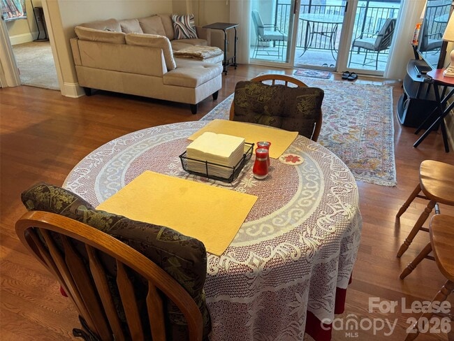 Building Photo - 4620 Piedmont Row Dr