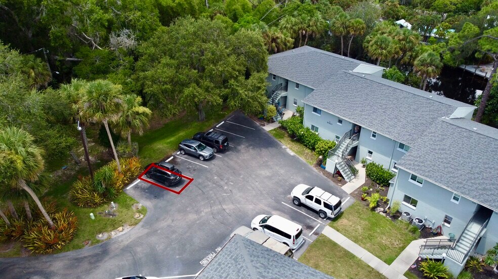 Building Photo - 27227 Pullen Ave
