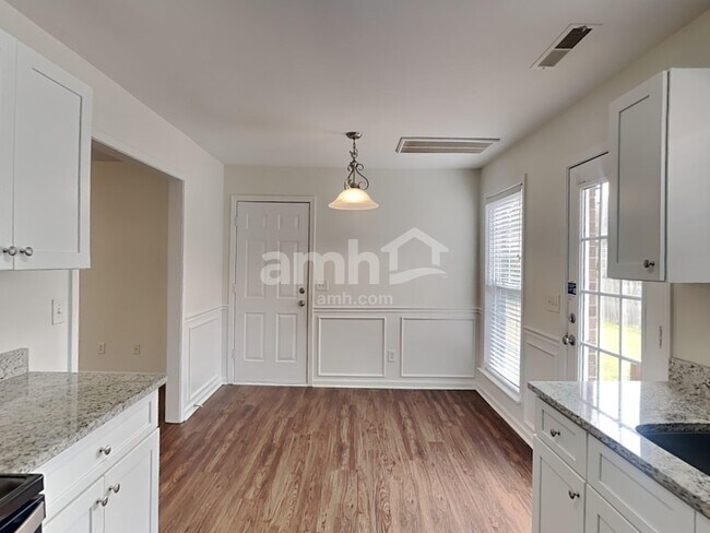 Building Photo - 3318 Diamond Ct