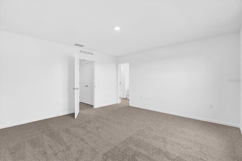 Building Photo - 5942 Chestnut Grv Pl