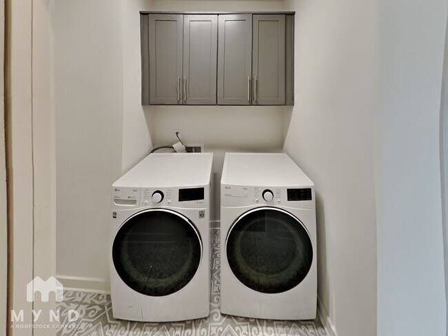 Building Photo - 436 E 33rd St