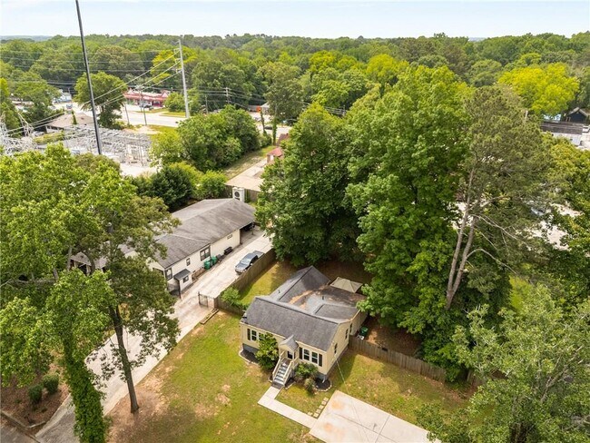 Building Photo - 2633 Joyce Ave