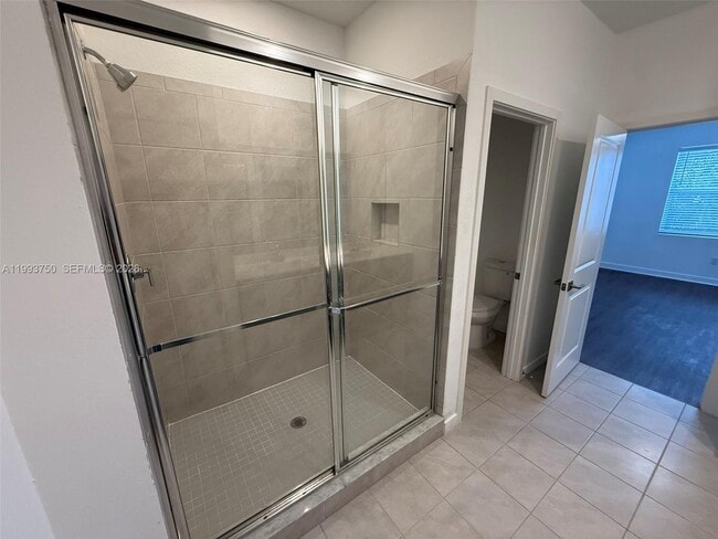 Building Photo - 8694 Via Mar Rosso