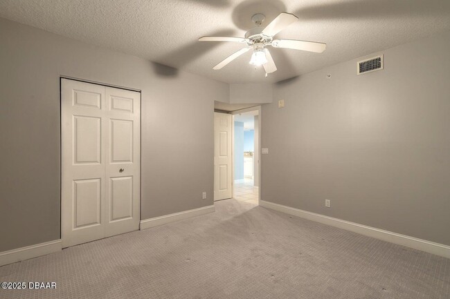 Building Photo - 4650 Links Village Dr