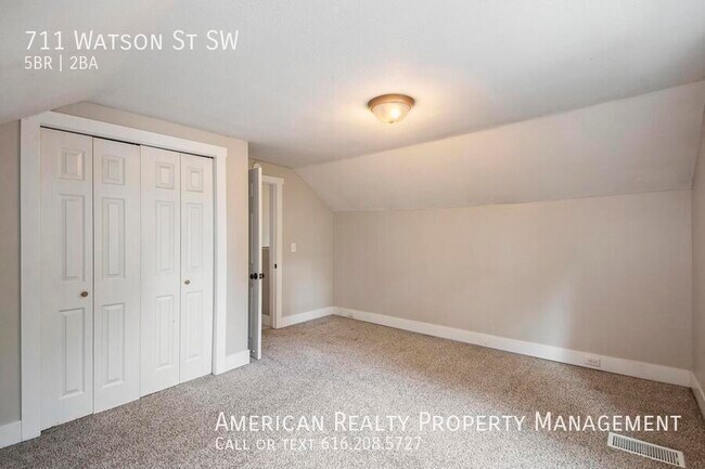 Building Photo - 711 Watson St SW