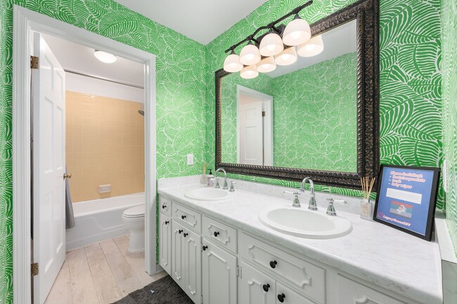 Building Photo - 2222 W University Ave