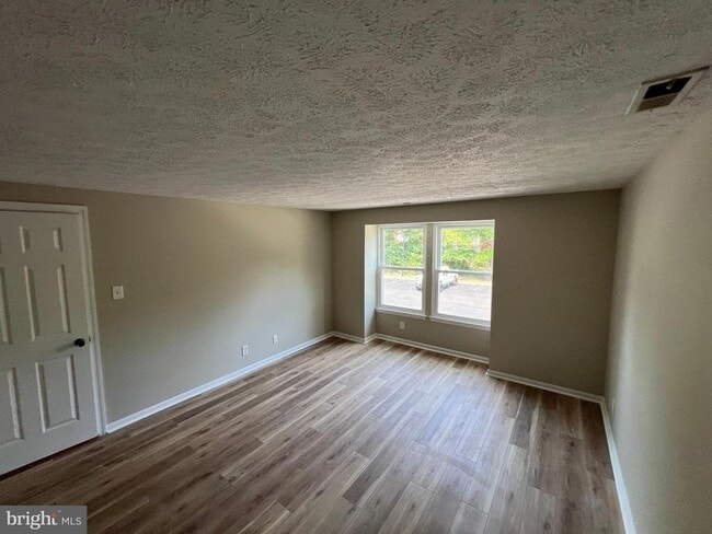 Building Photo - 41 Sweetfern Ct