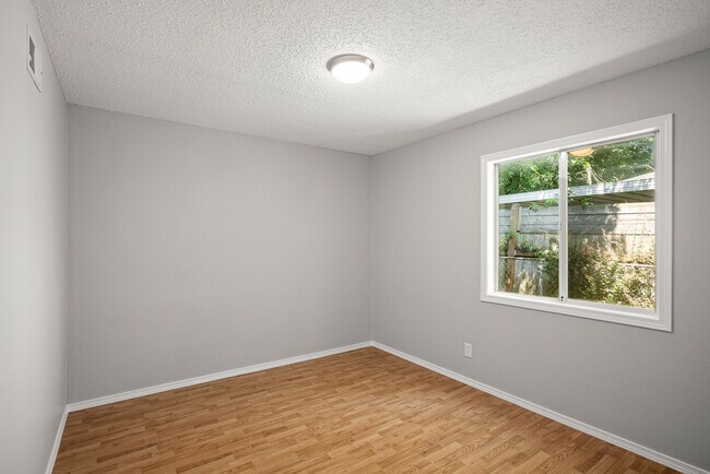 Building Photo - 215 SW 131st Ave