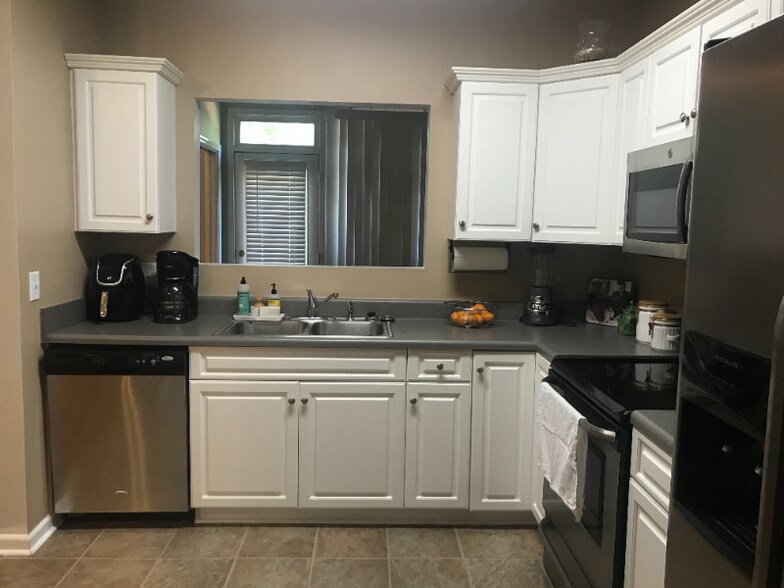 Building Photo - 364 Normandy Cir