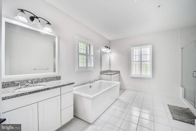 Building Photo - 4804 Bridle Ridge Rd