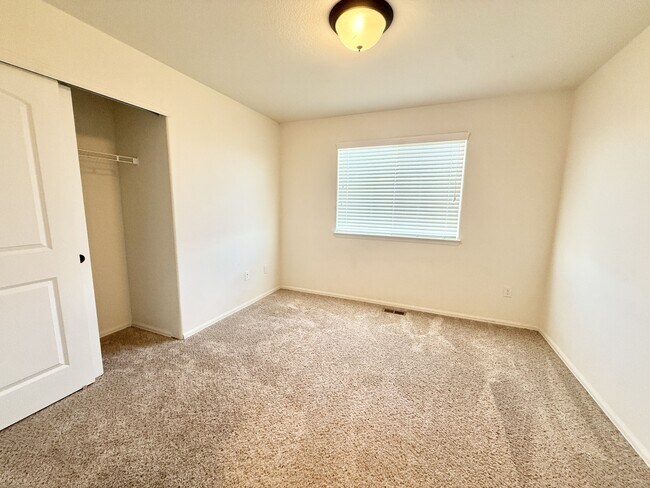 Building Photo - 3442 Curlew Dr
