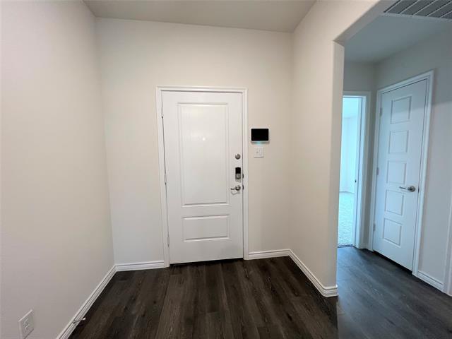 Building Photo - 812 Goldenrod Ln