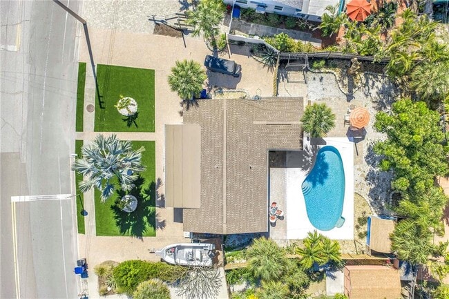 Building Photo - 6892 Gulf Winds Dr