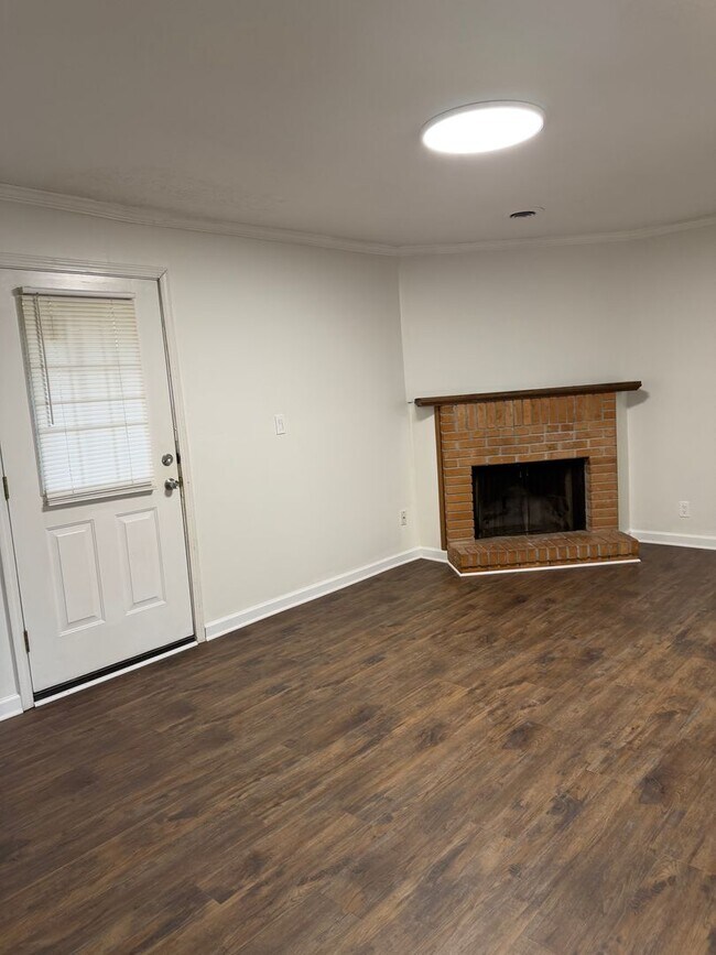 Building Photo - 00401