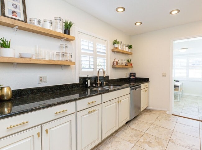 Building Photo - Adorable Winter Park Bungalow