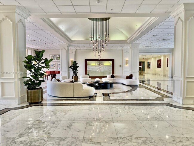 Building Photo - 5600 Collins Ave