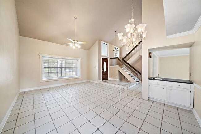 Building Photo - 7803 Goldengrove Dr