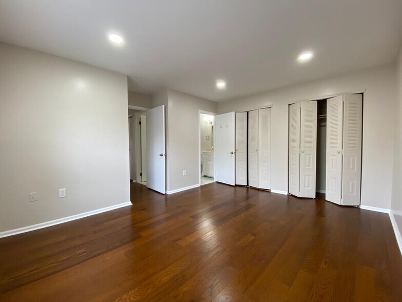 Building Photo - 94 Quince Ct