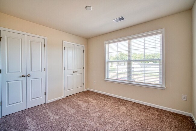 Building Photo - 580 Millsgate Cir