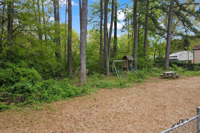 Building Photo - 4418 Englewood Rd