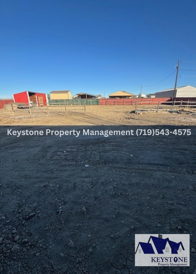 Building Photo - Horse Lover's Dream, Complete With Stable and Corral! 3 Bedroom/1 Bathroom Home $1500/$1500