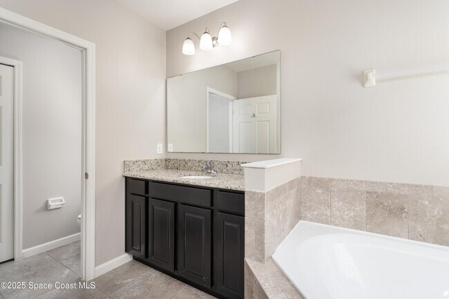 Building Photo - 4105 Harvest Cir