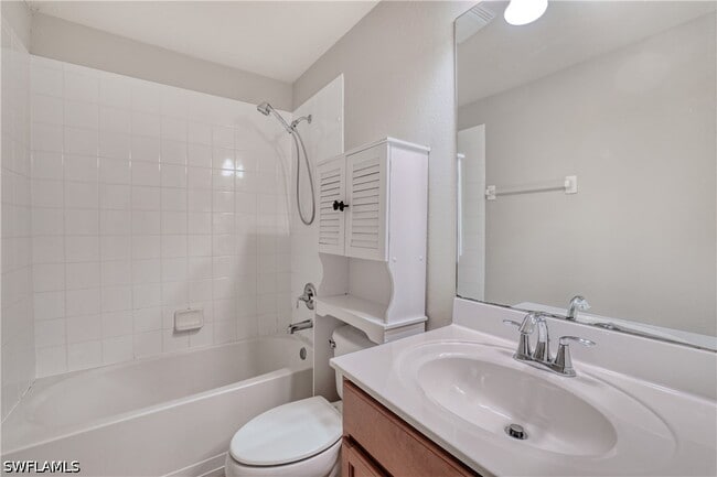 Building Photo - 9093 Gervais Cir