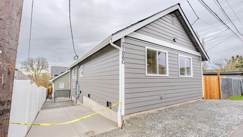 Building Photo - 2106 Oakes Ave