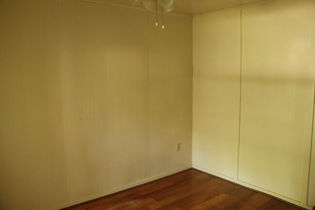 Building Photo - Cozy 2-Bedroom Home for Lease