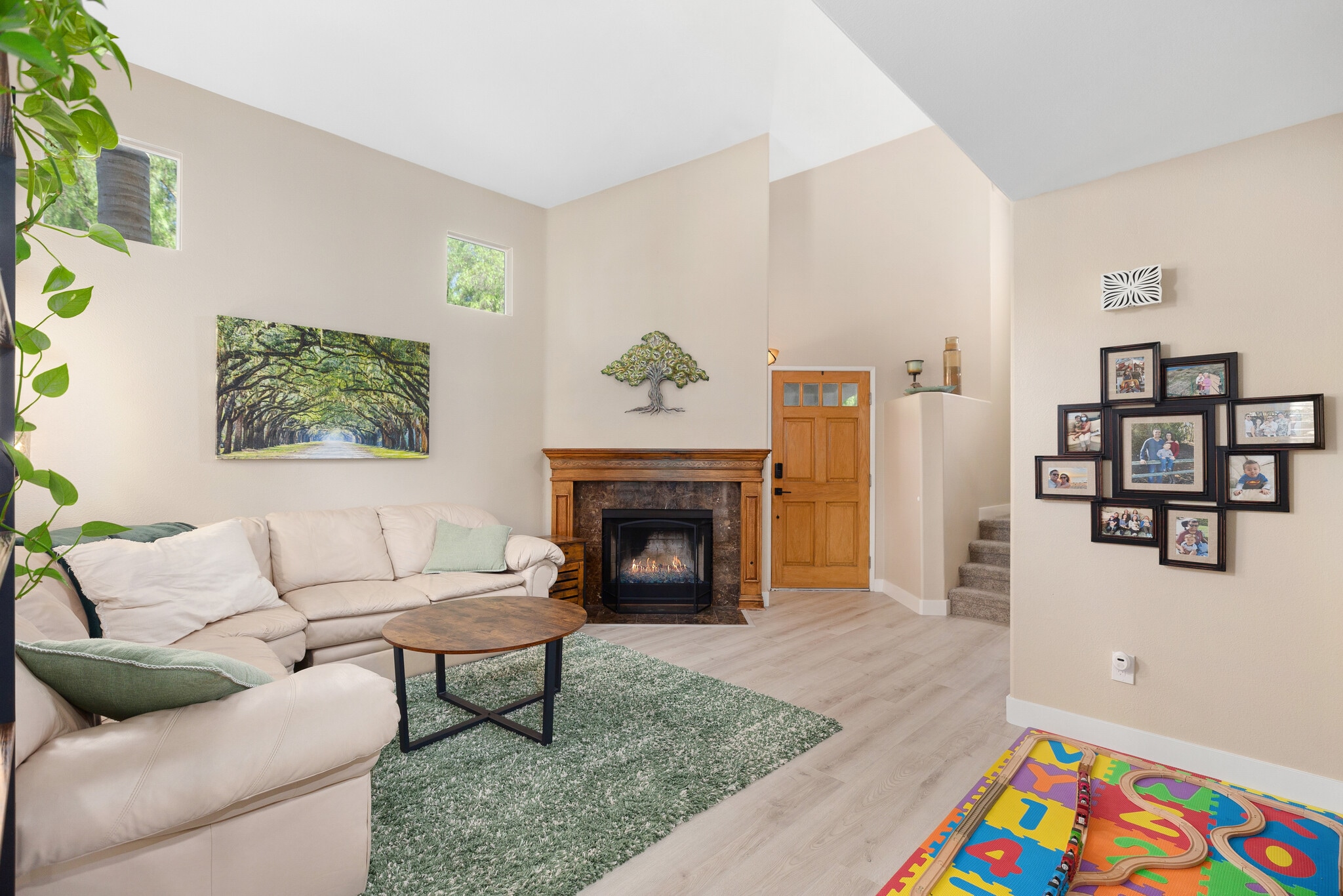 Building Photo - 2 Piccadilly Ct