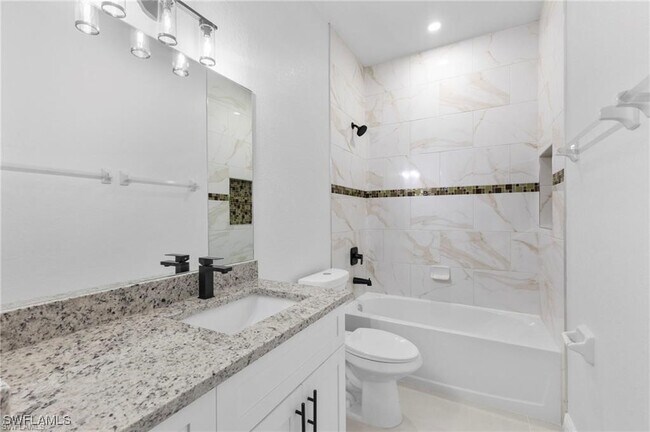 Building Photo - 1715 W 12th St