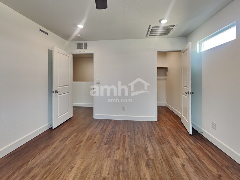 Building Photo - 8883 Carmine Cob Ave