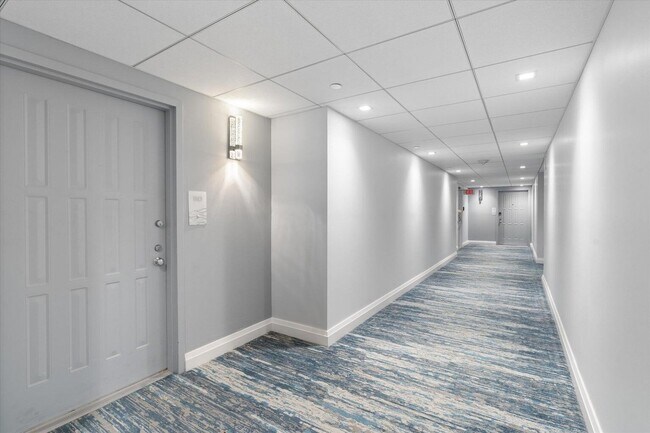 Building Photo - 3420 S Ocean Blvd