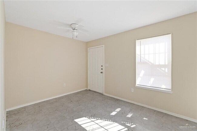 Building Photo - 12 Gastel Cir