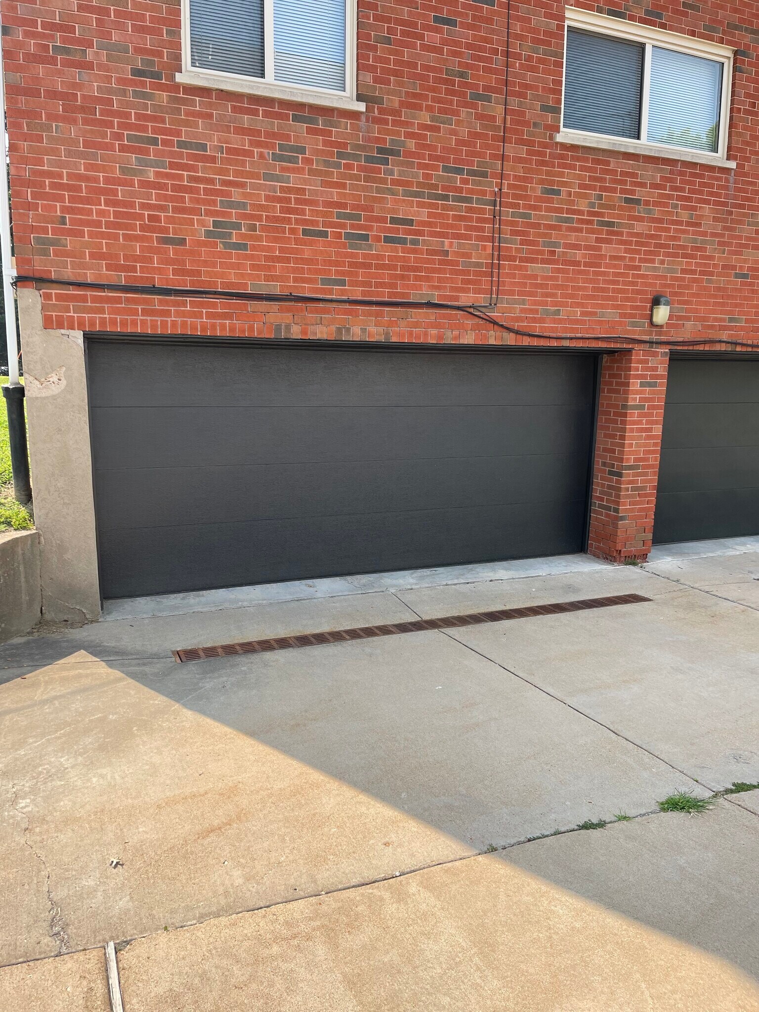 Building Photo - 216 S Clay Ave