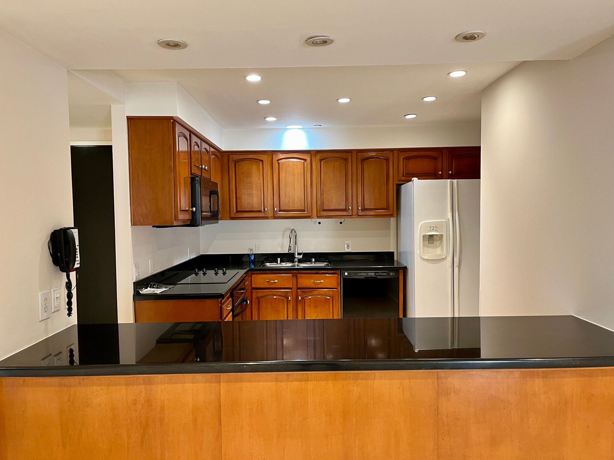 Building Photo - 10445 Wilshire Blvd