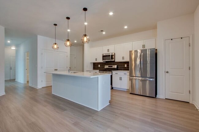 Building Photo - 1872 Holdens Hollow