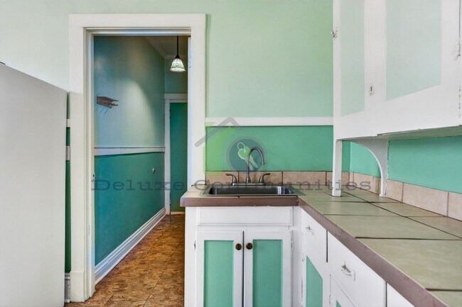 Building Photo - 410 Eastern Ave SE