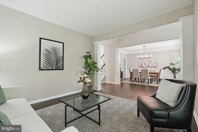 Building Photo - 51 Knickerbocker Ln