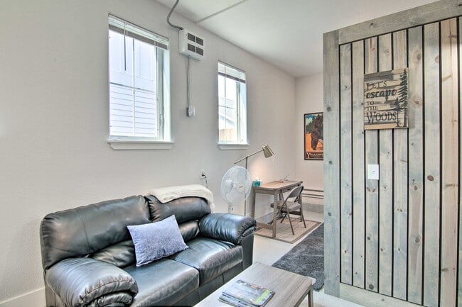 Building Photo - 4208 Benepe St