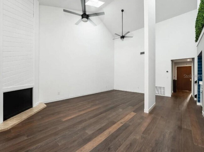Building Photo - 2340 Sun Valley Cir
