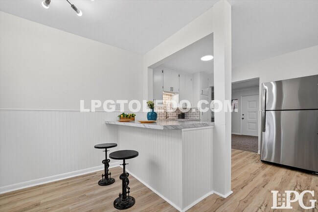 Building Photo - 927 W Northgate Pkwy