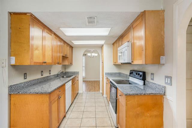 Building Photo - 3416 Denbury Dr