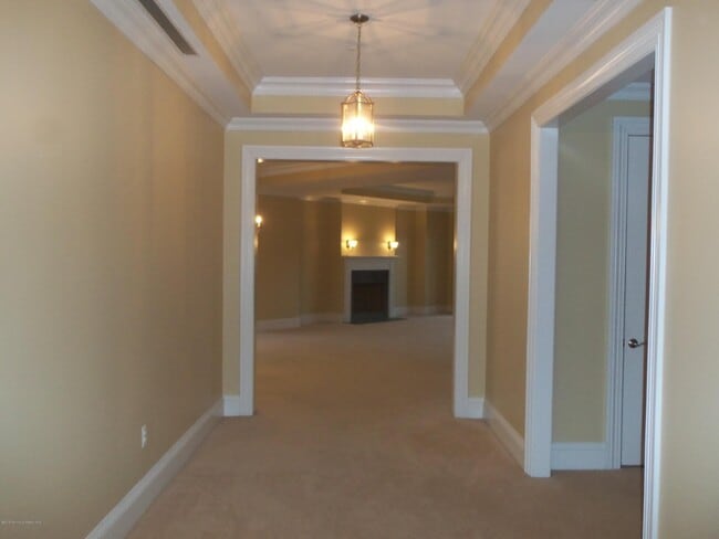 Building Photo - 1021 Oval Rd