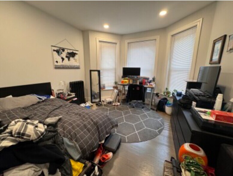 Building Photo - 115 Jersey St